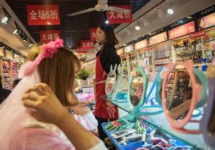 19岁网络女主播萱萱